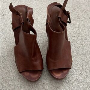 Lauren Ralph Lauren Tan Leather Sandals